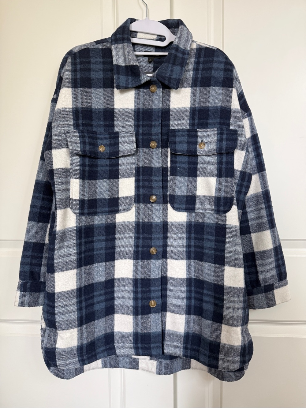 Banana Republic Navy and White Oversized Brushed Flannel Shirt Jacket Women’s S